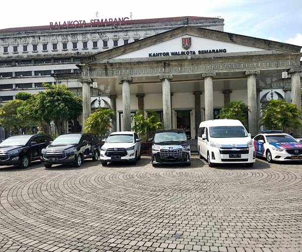 galeri rental mobil semarang1 rev